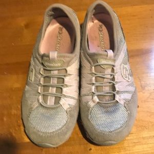 Easy to wear sketchers pink and beige